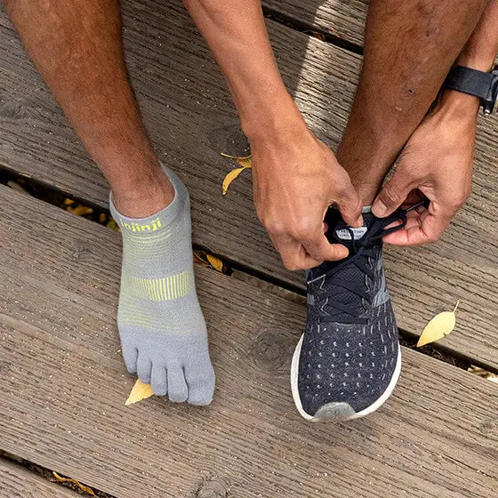 Injinji Ultra Run Light Weight No Show Mens Neon Silver (NEW 2024)