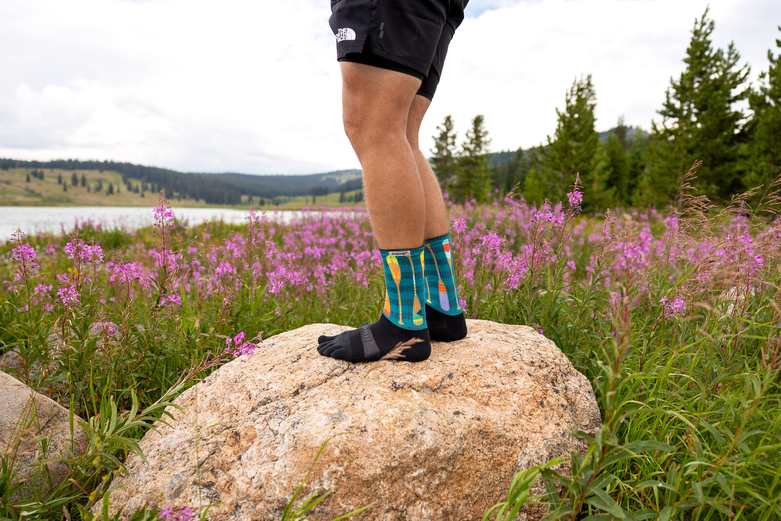 Injinji Trail Midweight Crew Men's Paddle (Artist Designed SS25) - Barefoot Junkie