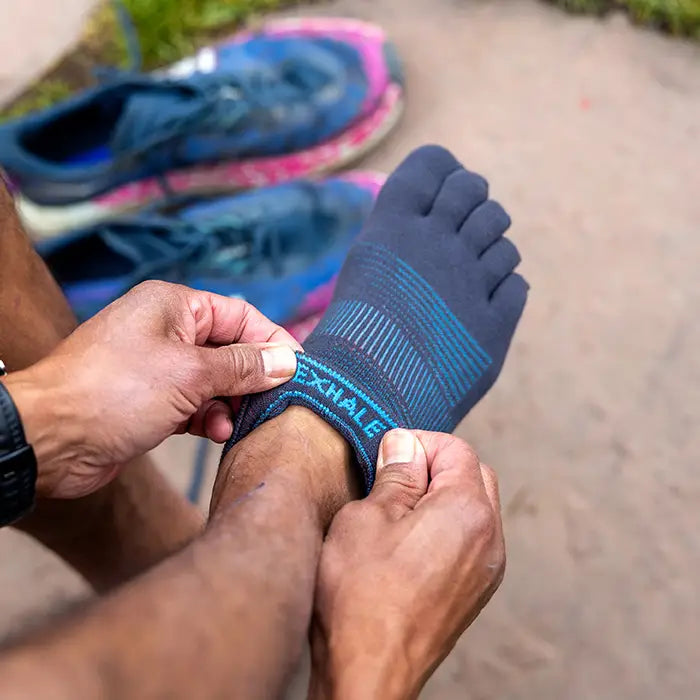 Injinji Run Light Weight No Show Mens Carbon - Barefoot Junkie