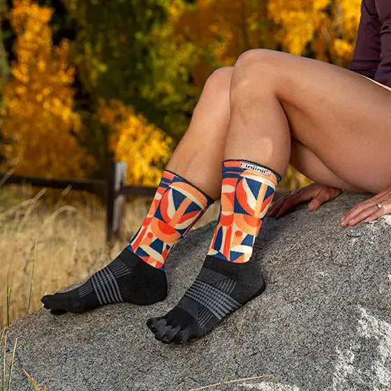 Injinji Toe Socks - Injinji Trail Midweight Crew Womens Bloom (Artist Designed) - Barefoot Junkie - Injinji Socks