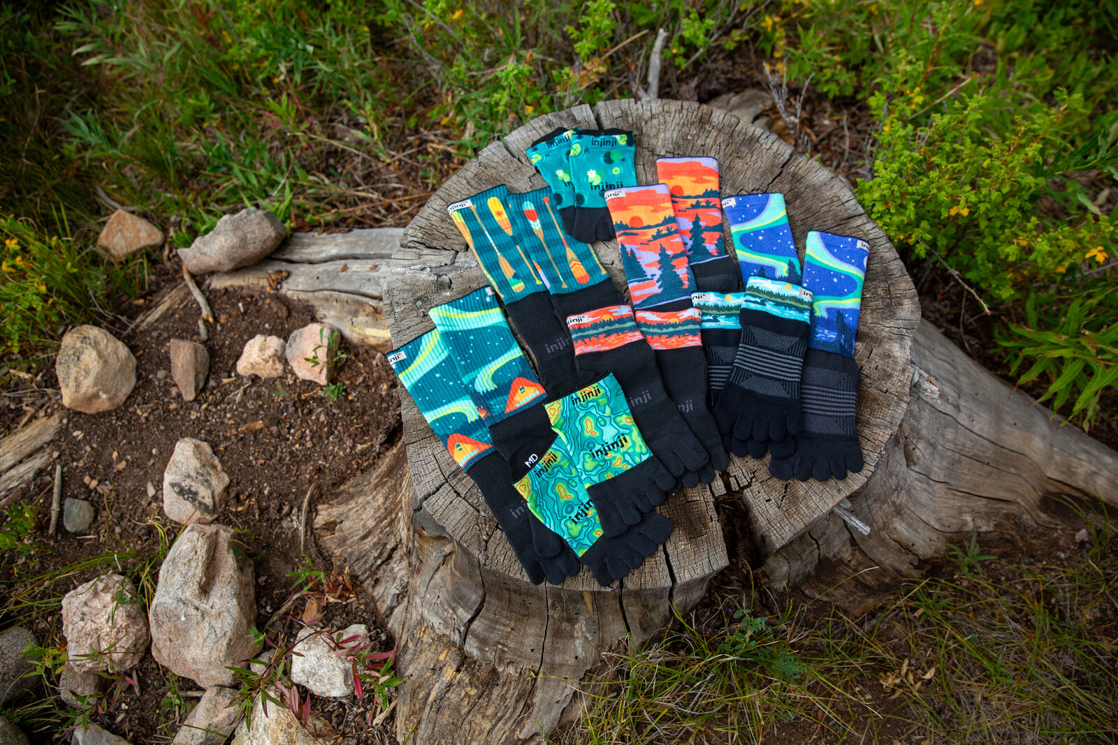 Injinji Trail Midweight Crew Women's Howl (Artist Designed SS25) - Barefoot Junkie