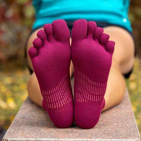 Injinji Run Light Weight No Show Womens Beetroot