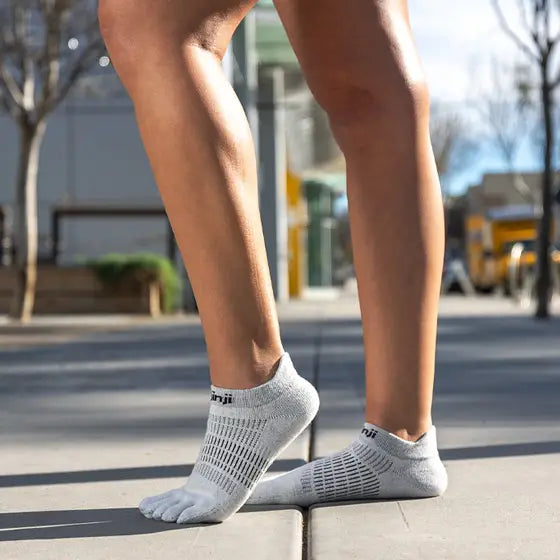 Injinji Toe Socks - Injinji Ultra Run Light Weight No Show Gray (New 2023) - Barefoot Junkie - Injinji Socks
